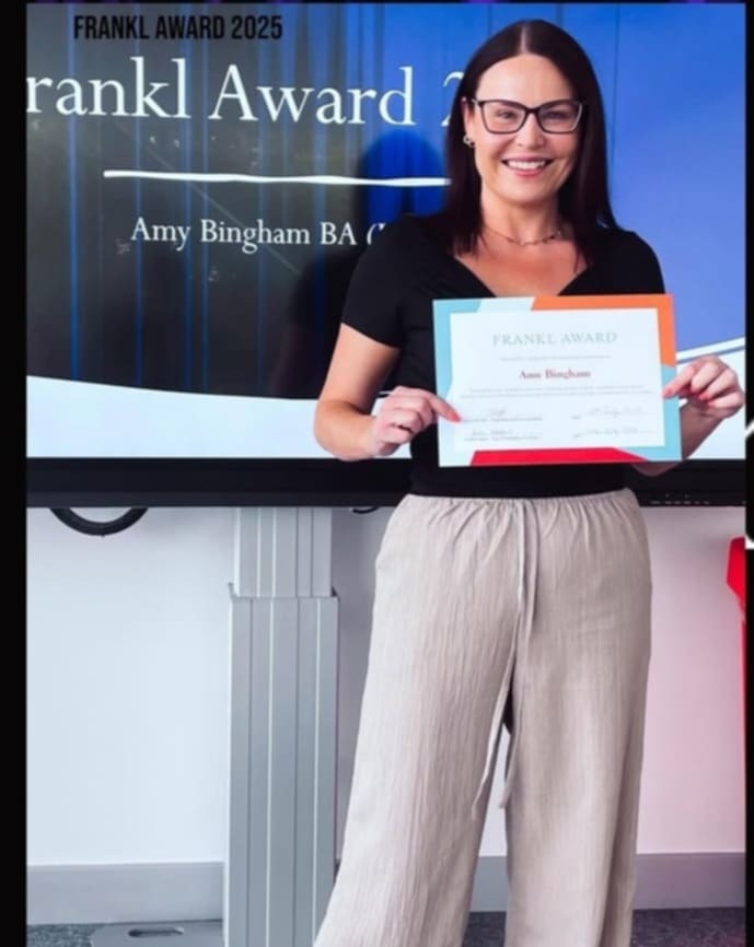 Amy Bingham with the Frankl Award